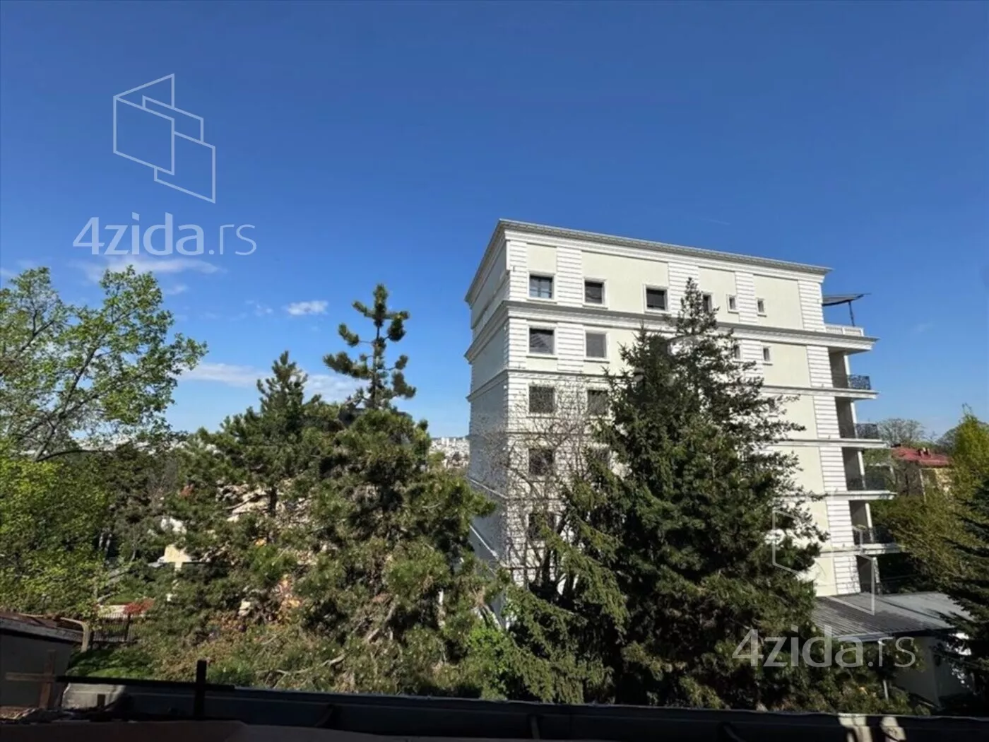 Troiposoban stan | 4zida