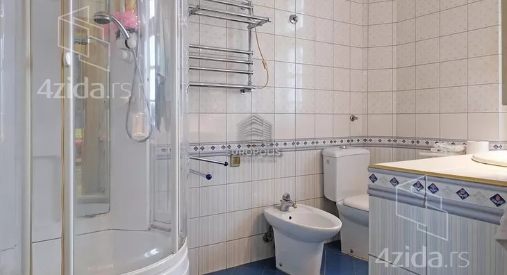 Petosoban stan | 4zida