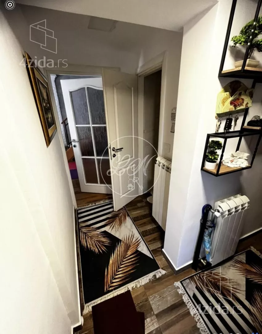 Petosoban stan | 4zida