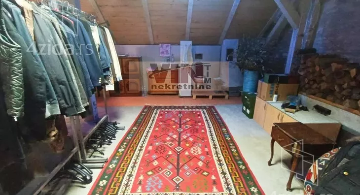 Sedmosoban stan | 4zida