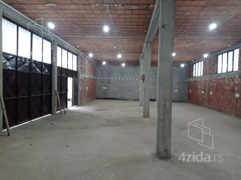 Poslovni prostor | 4zida