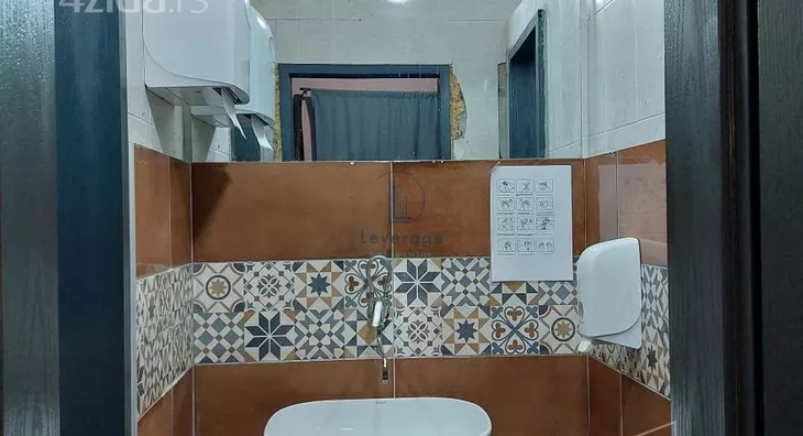 Lokal | 4zida