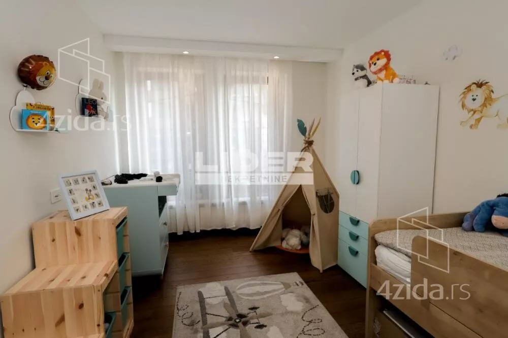 Četvorosoban stan | 4zida
