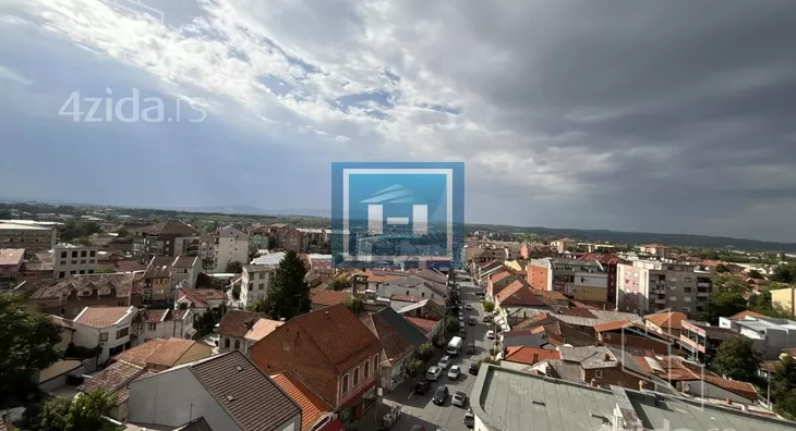 Šestosoban stan | 4zida