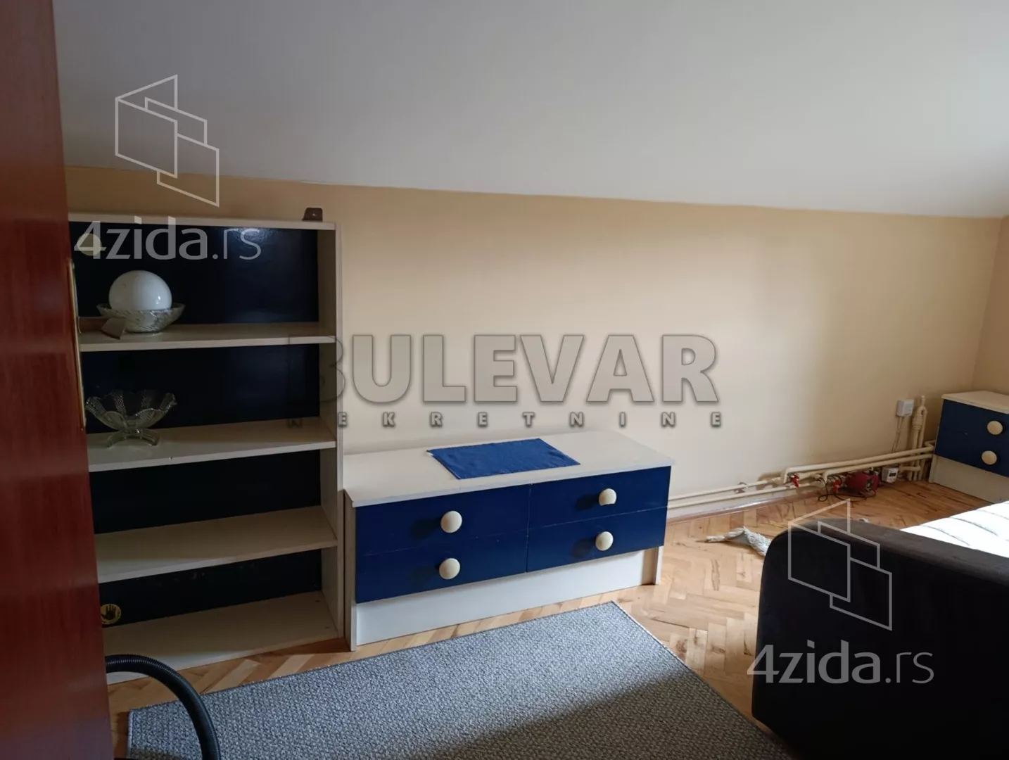 Troiposoban stan | 4zida