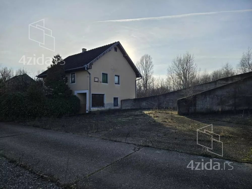 Poslovna zgrada | 4zida