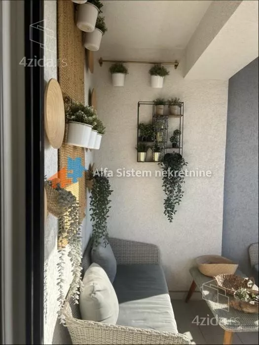 Petosoban stan | 4zida