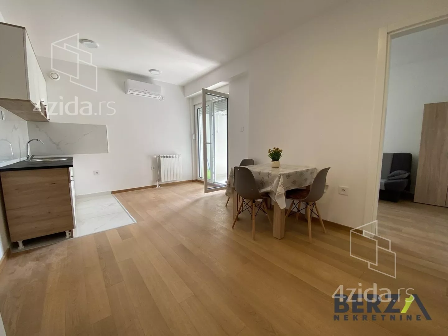 Jednoiposoban stan | 4zida