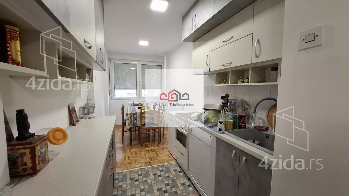 Dvoiposoban stan | 4zida