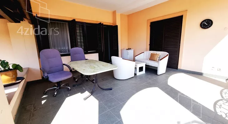 Petoiposoban stan | 4zida