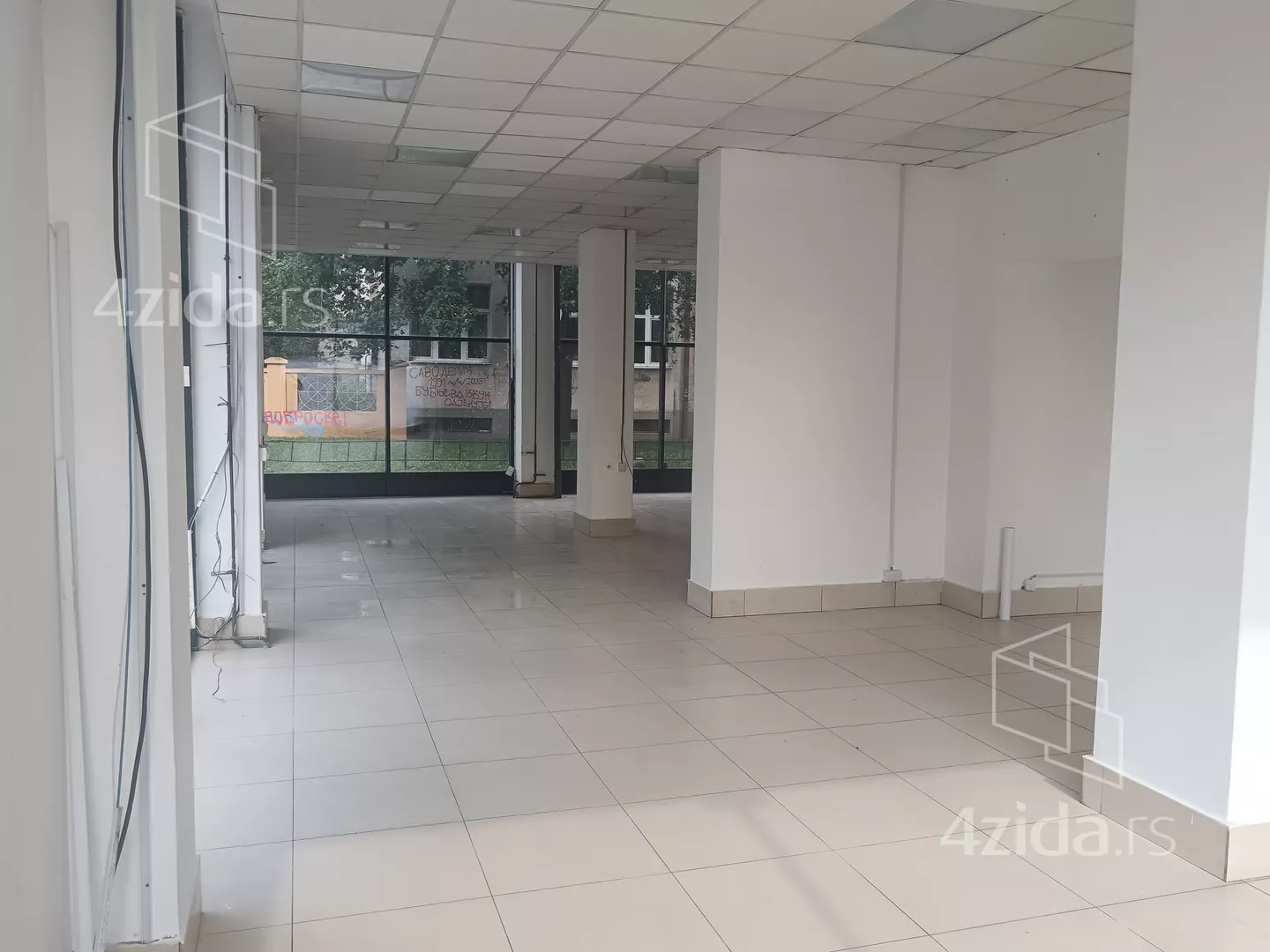 Lokal | 4zida