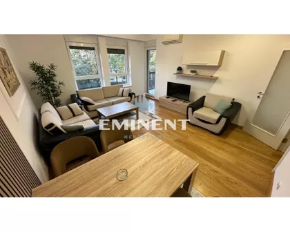 Uroša Martinovića | 4zida.rs