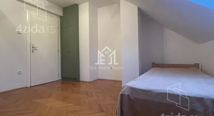 Šestosoban stan | 4zida