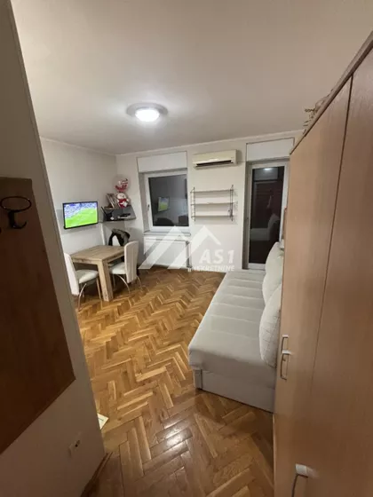 Vuka Karadžića | 4zida.rs