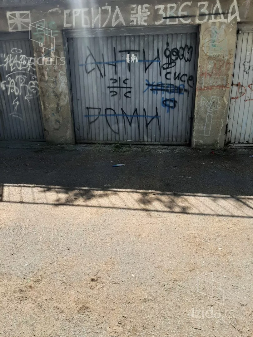 Garaža | 4zida