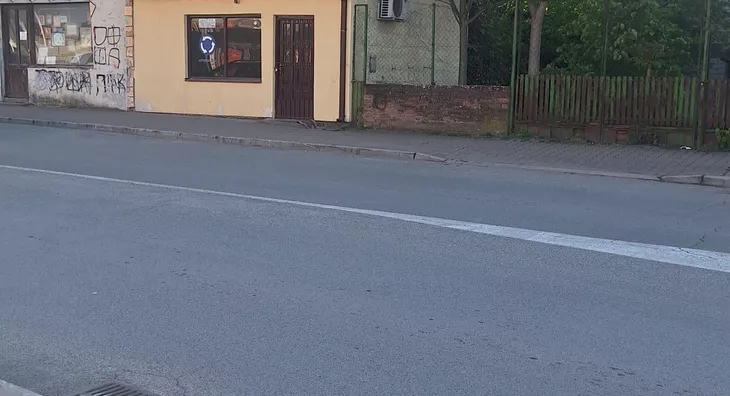 Lokal | 4zida