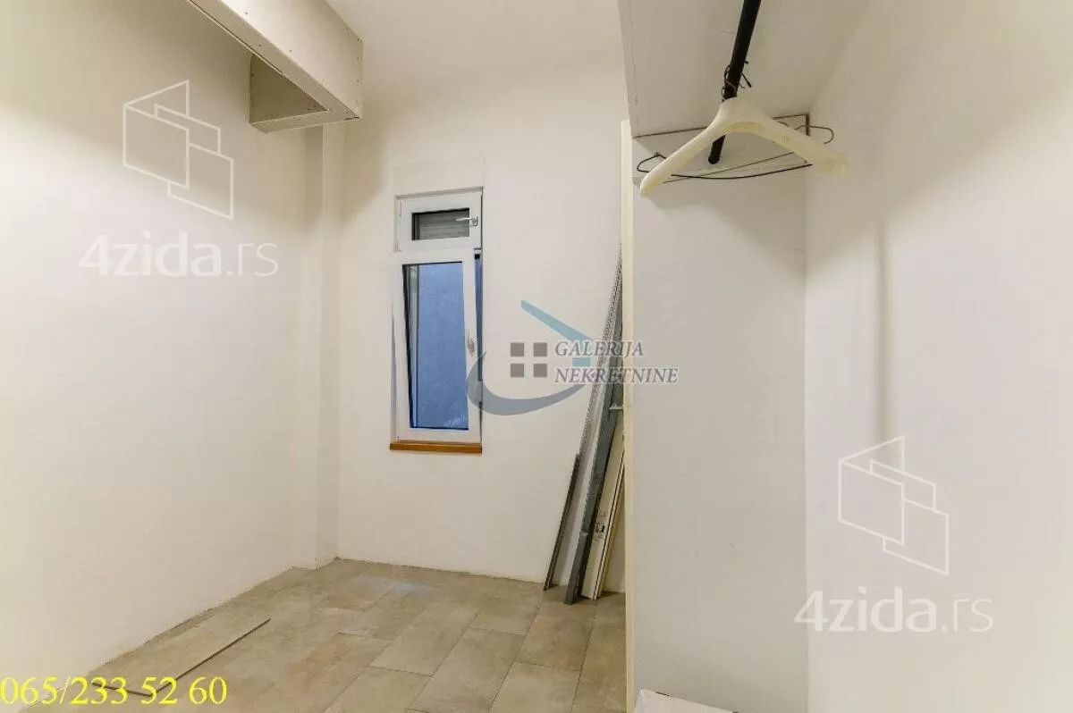 Četvoroiposoban stan | 4zida