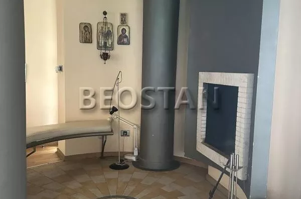 Šestoiposoban stan | 4zida