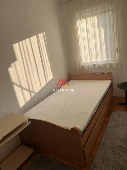 Lasla Gala | 4zida.rs