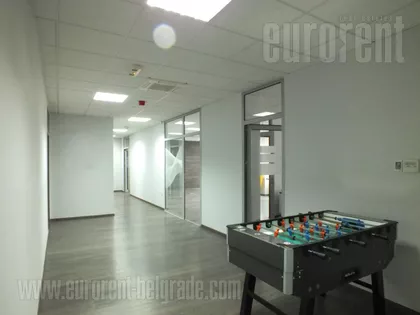 FONTANA | 4zida.rs