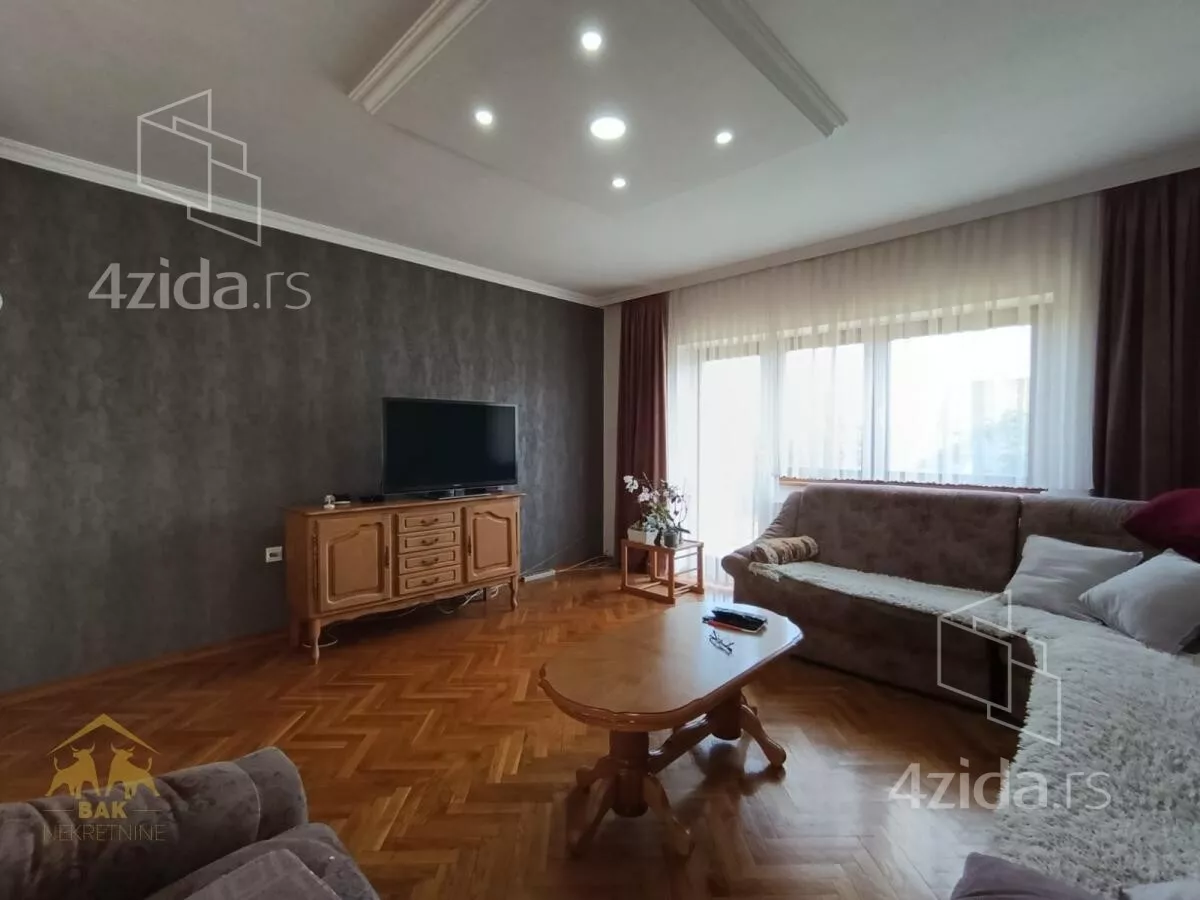 Kuća | 4zida