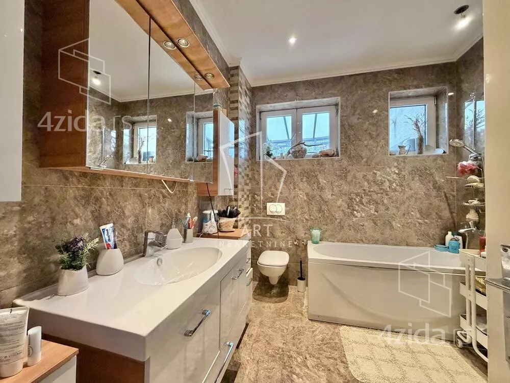 Petoiposoban stan | 4zida