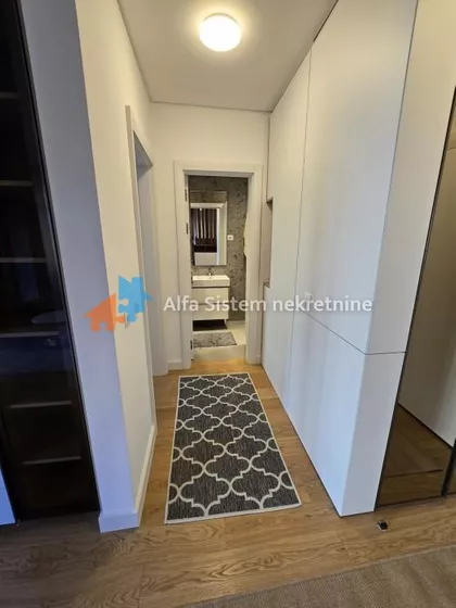 Vukov Spomenik | 4zida.rs