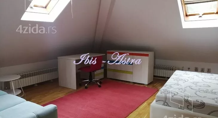 Četvoroiposoban stan | 4zida