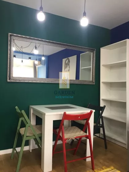 Ustanička | 4zida.rs