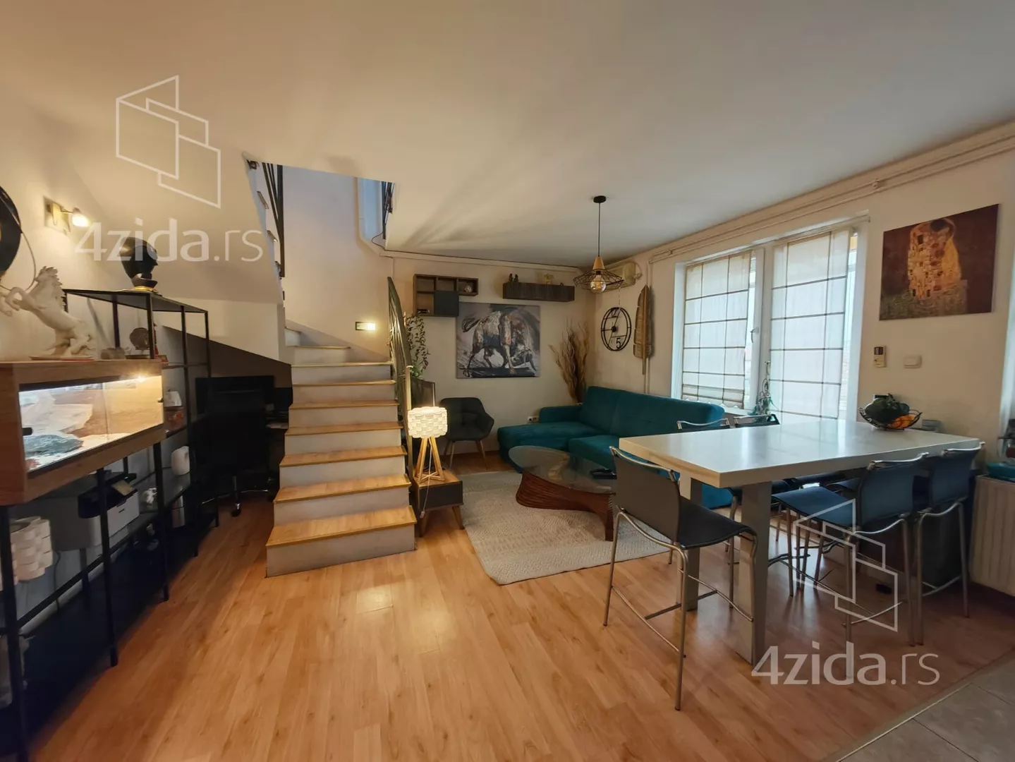 Dvoiposoban stan | 4zida