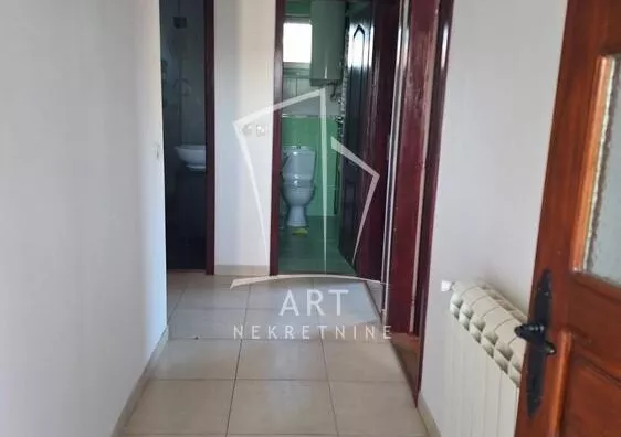 Četvoroiposoban stan | 4zida