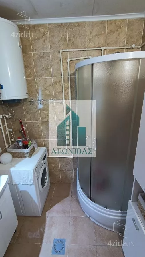Četvoroiposoban stan | 4zida