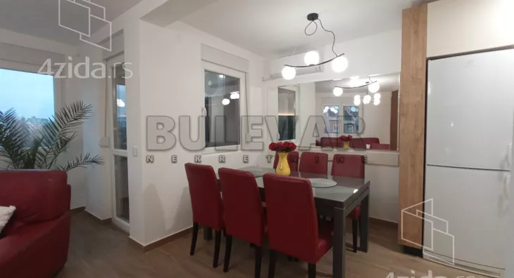 Troiposoban stan | 4zida