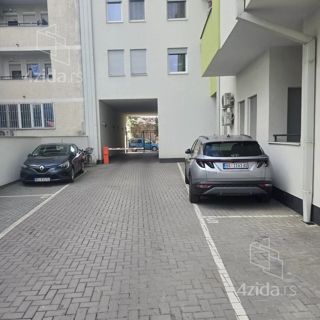 Parking | 4zida