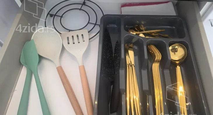 Troiposoban stan | 4zida