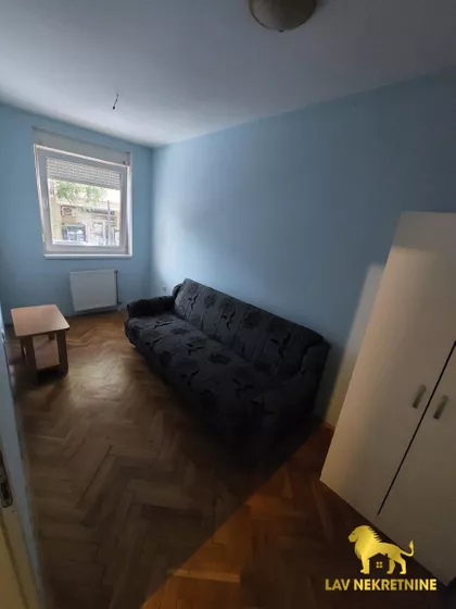 DEVET JUGOVIĆA | 4zida.rs