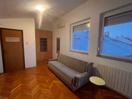 Petra Drapšina | 4zida.rs