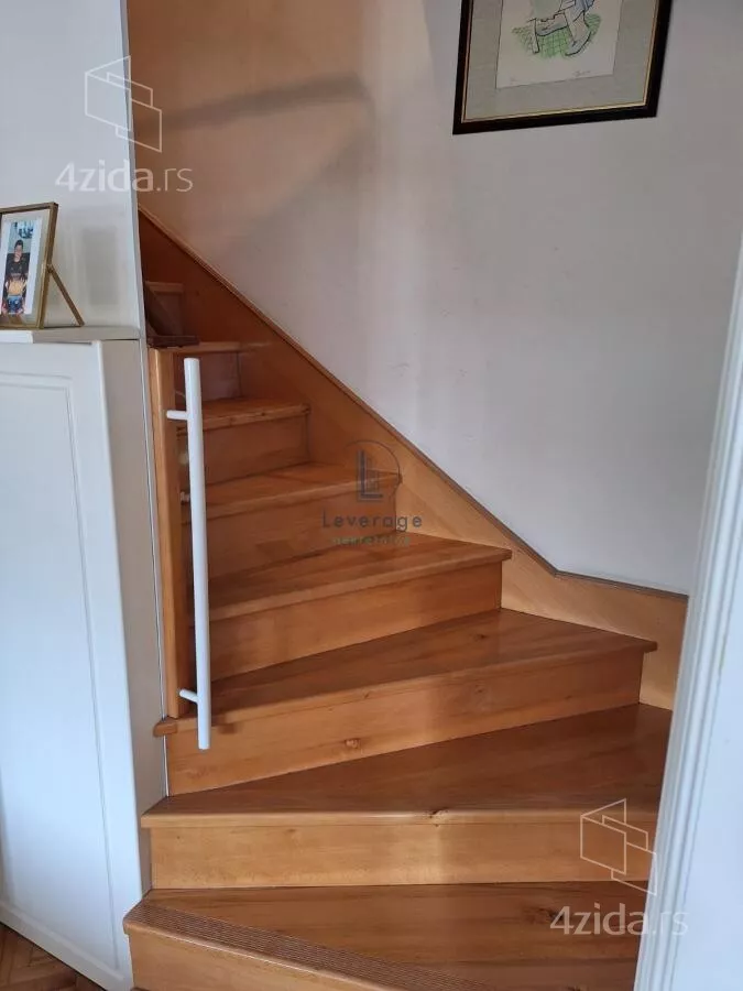 Četvoroiposoban stan | 4zida