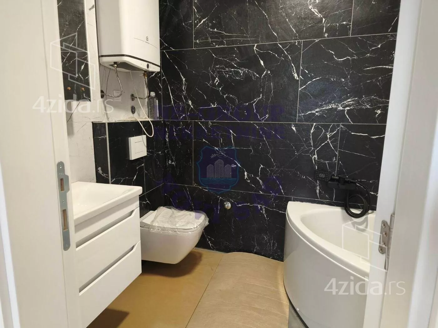 Petosoban stan | 4zida