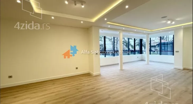 Poslovna zgrada | 4zida