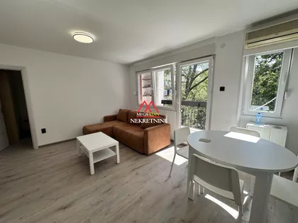 Bate Brkića | 4zida.rs