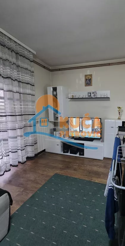 Vase Albanca | 4zida.rs