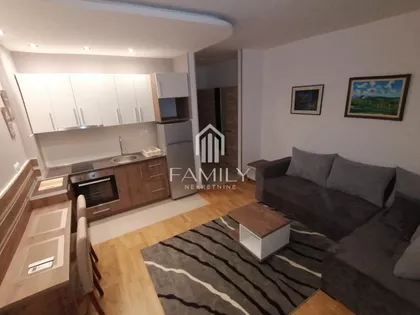 Bulevar Patrijarha Pavla (Somborski Bulevar) | 4zida.rs