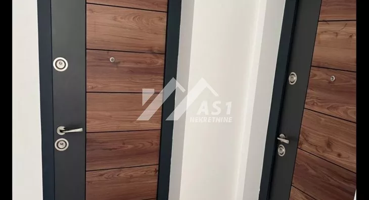 Poslovna zgrada | 4zida