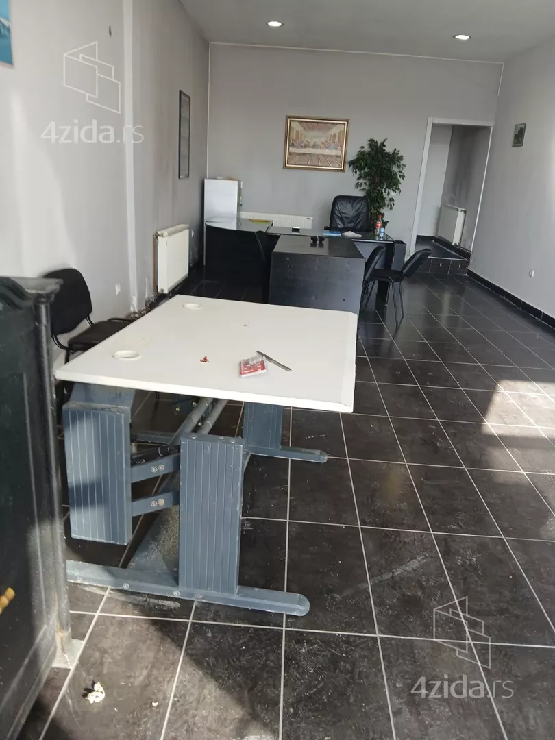 Poslovni prostor | 4zida