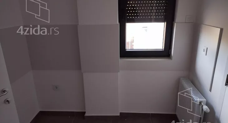 Četvoroiposoban stan | 4zida