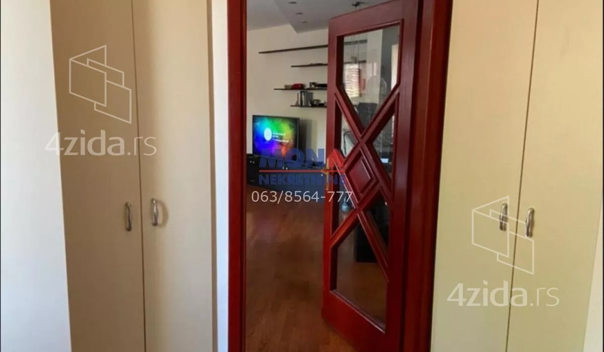 Šestosoban stan | 4zida