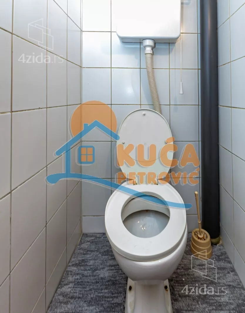 Lokal | 4zida