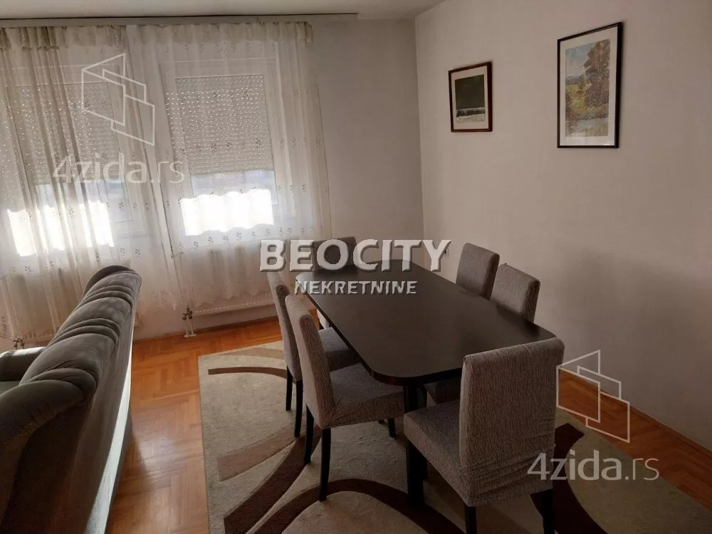 Četvoroiposoban stan | 4zida