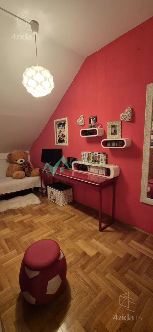 Četvoroiposoban stan | 4zida